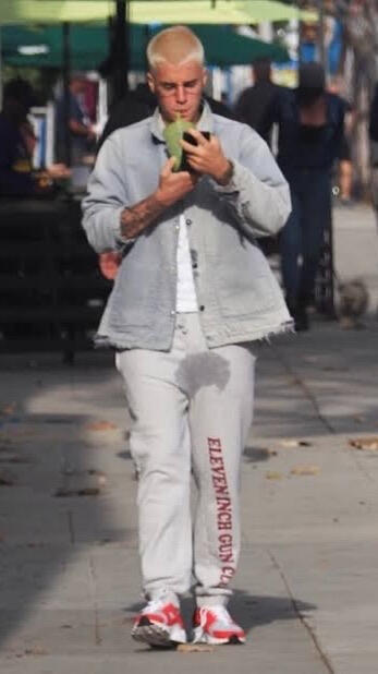 Justin Beiber Wet Pants